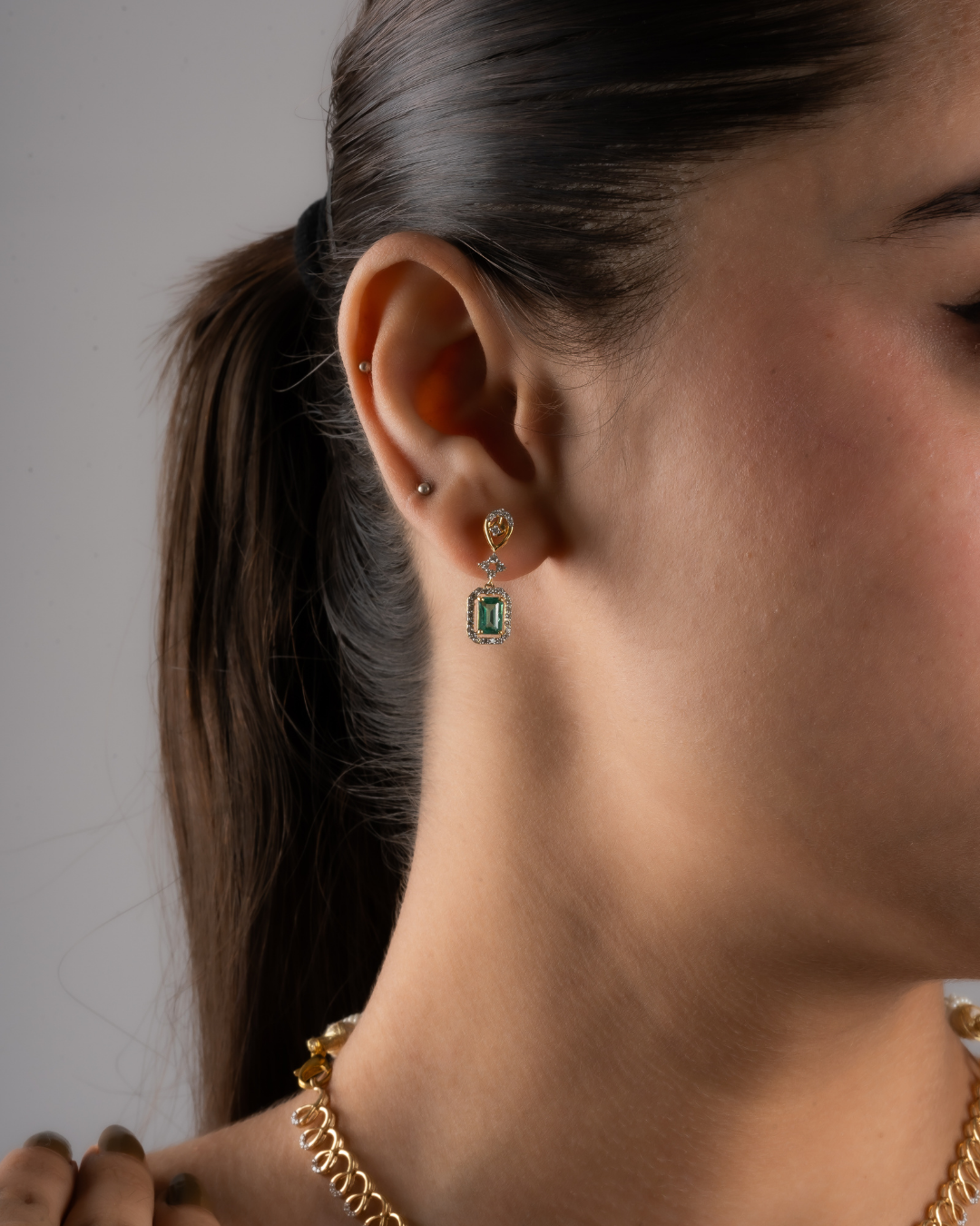 Dazzling Diamond emerald necklace