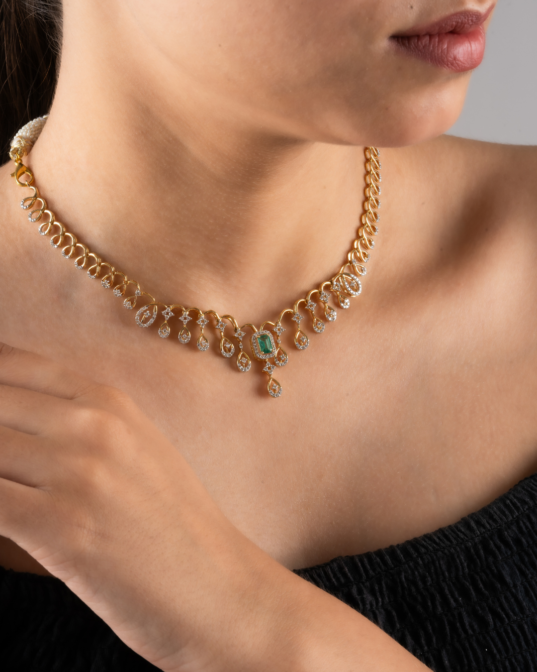Dazzling Diamond emerald necklace