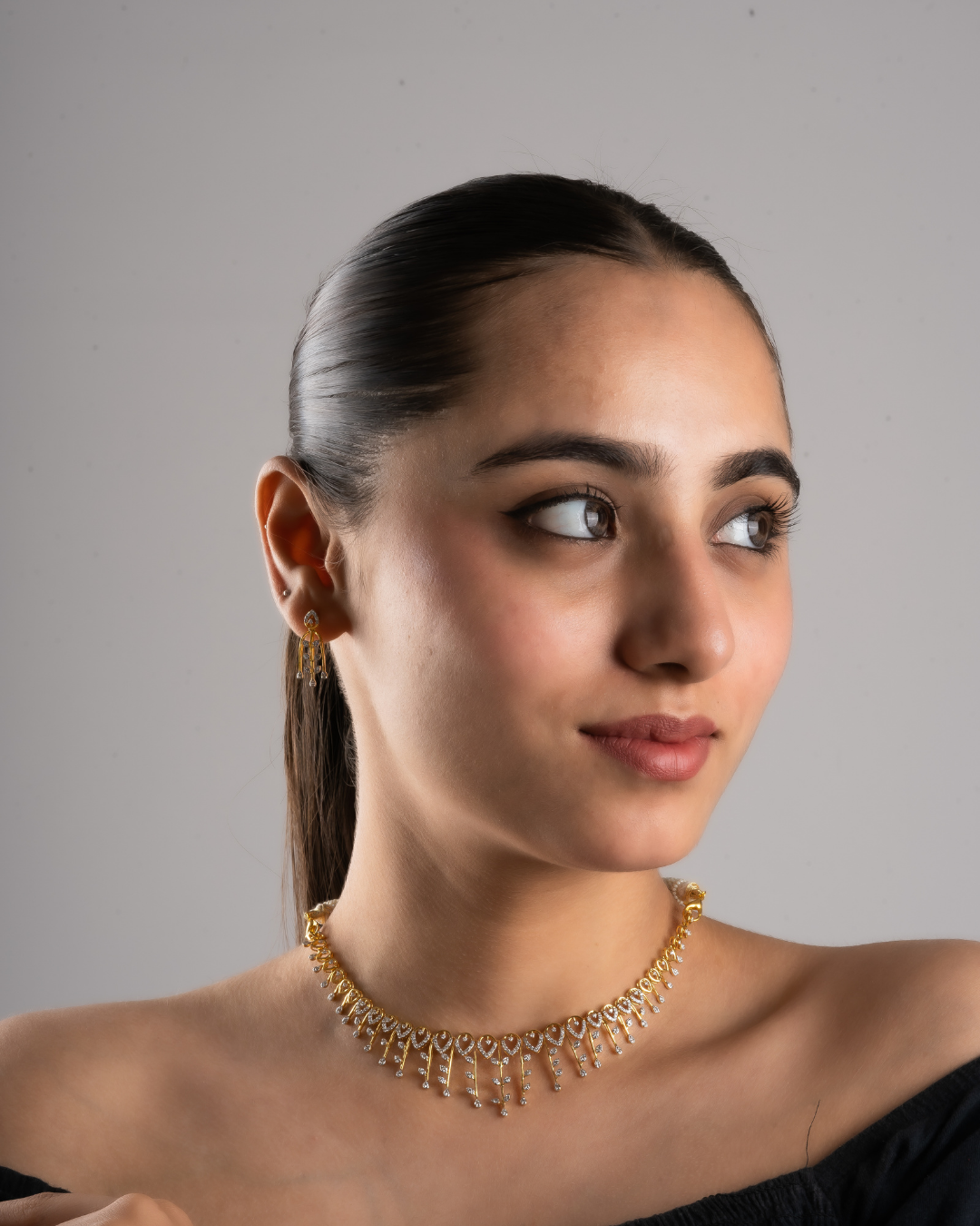 Leafy stem diamond necklace