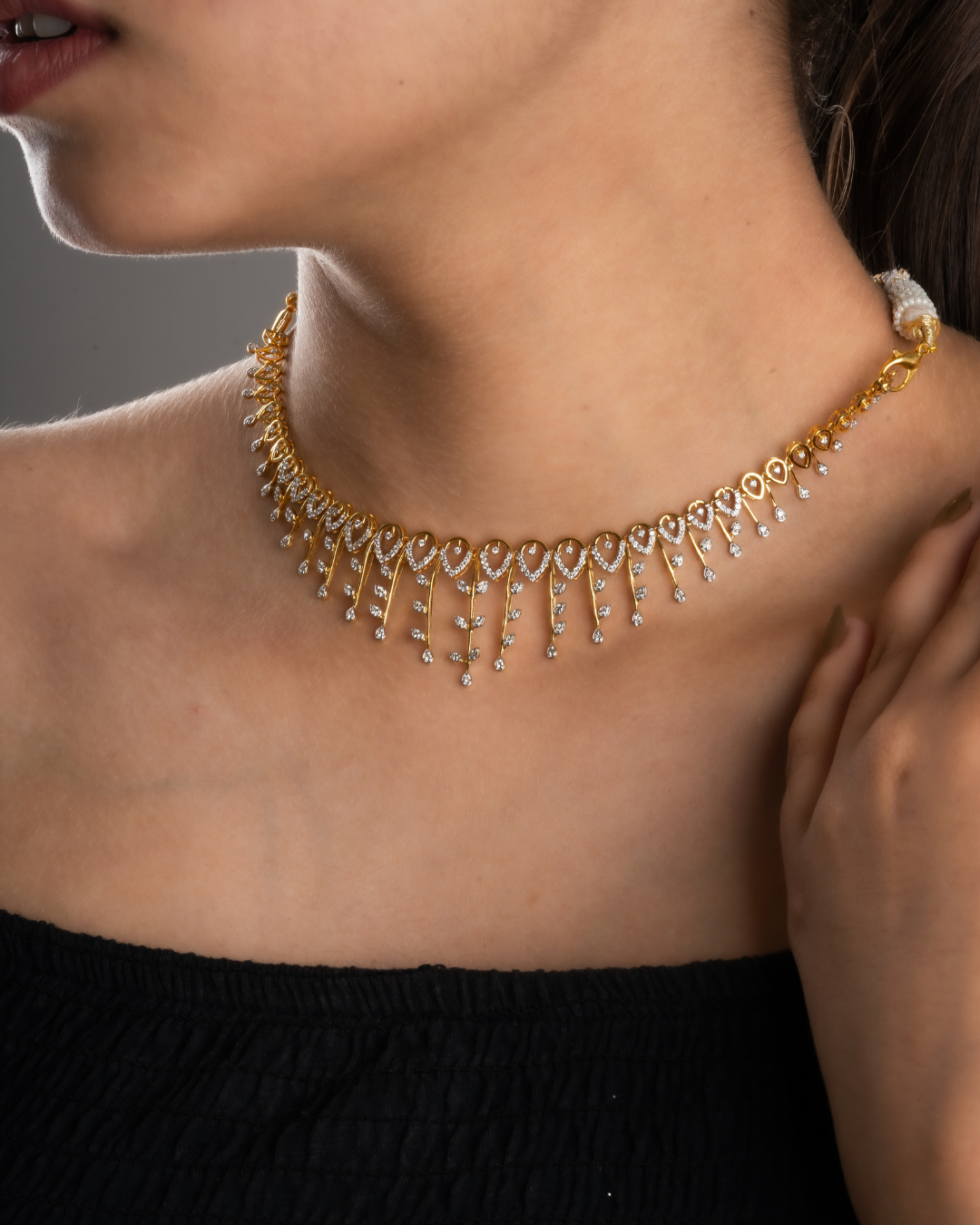Leafy stem diamond necklace