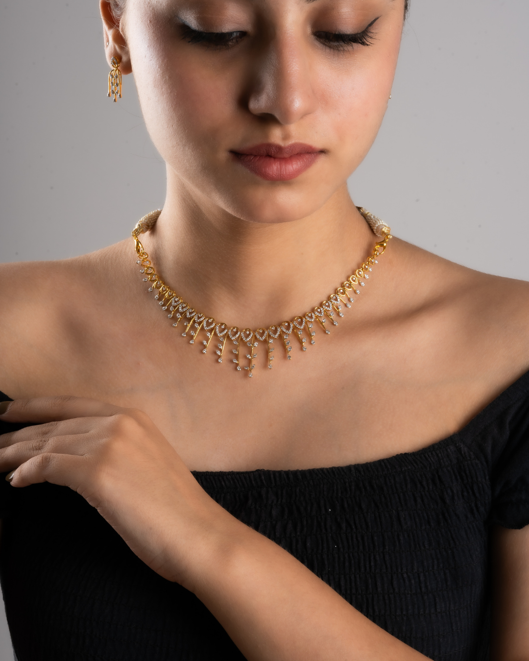 Leafy stem diamond necklace