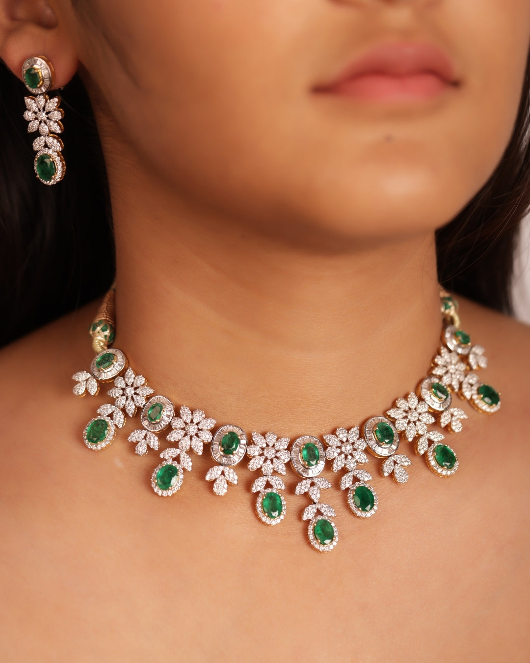 Sparkling Emerald Diamond Necklace
